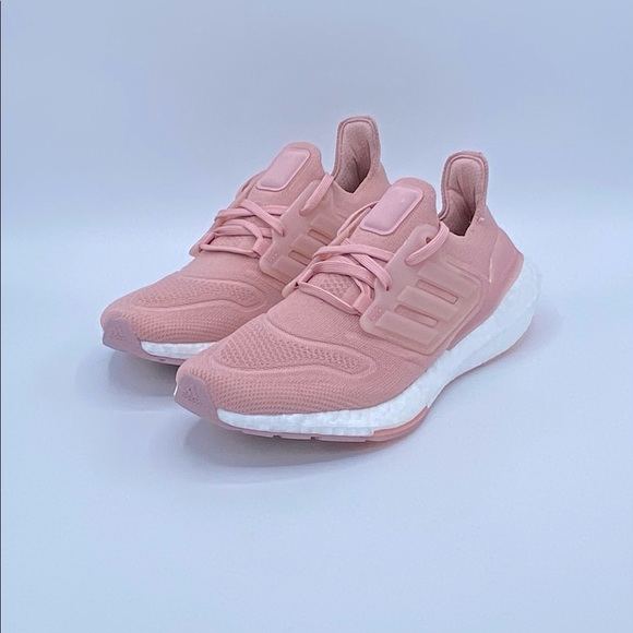NEW! adidas Ultraboost 22 Women's Running Shoes Size 10 GX5592 - Picture 2 of 7